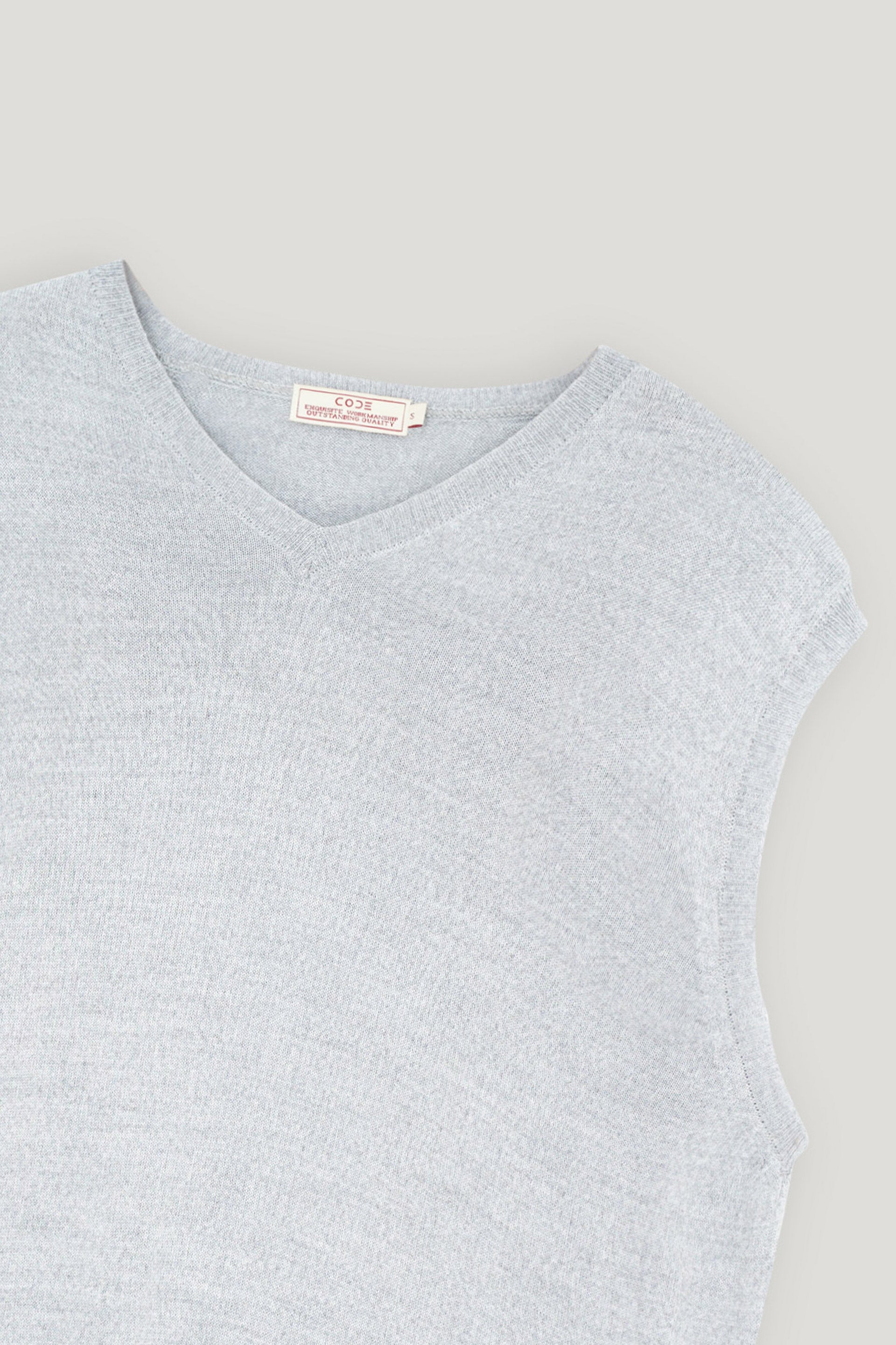 LIGHT GRAY MARINO SLEEVELESS SWEATER