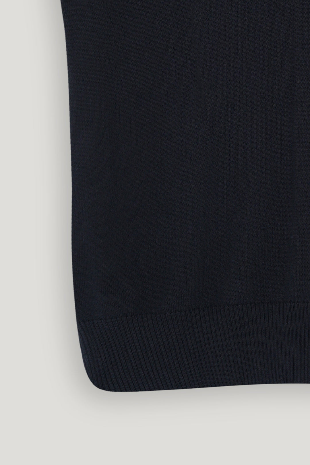 NAVY MARINO SLEEVELESS SWEATER