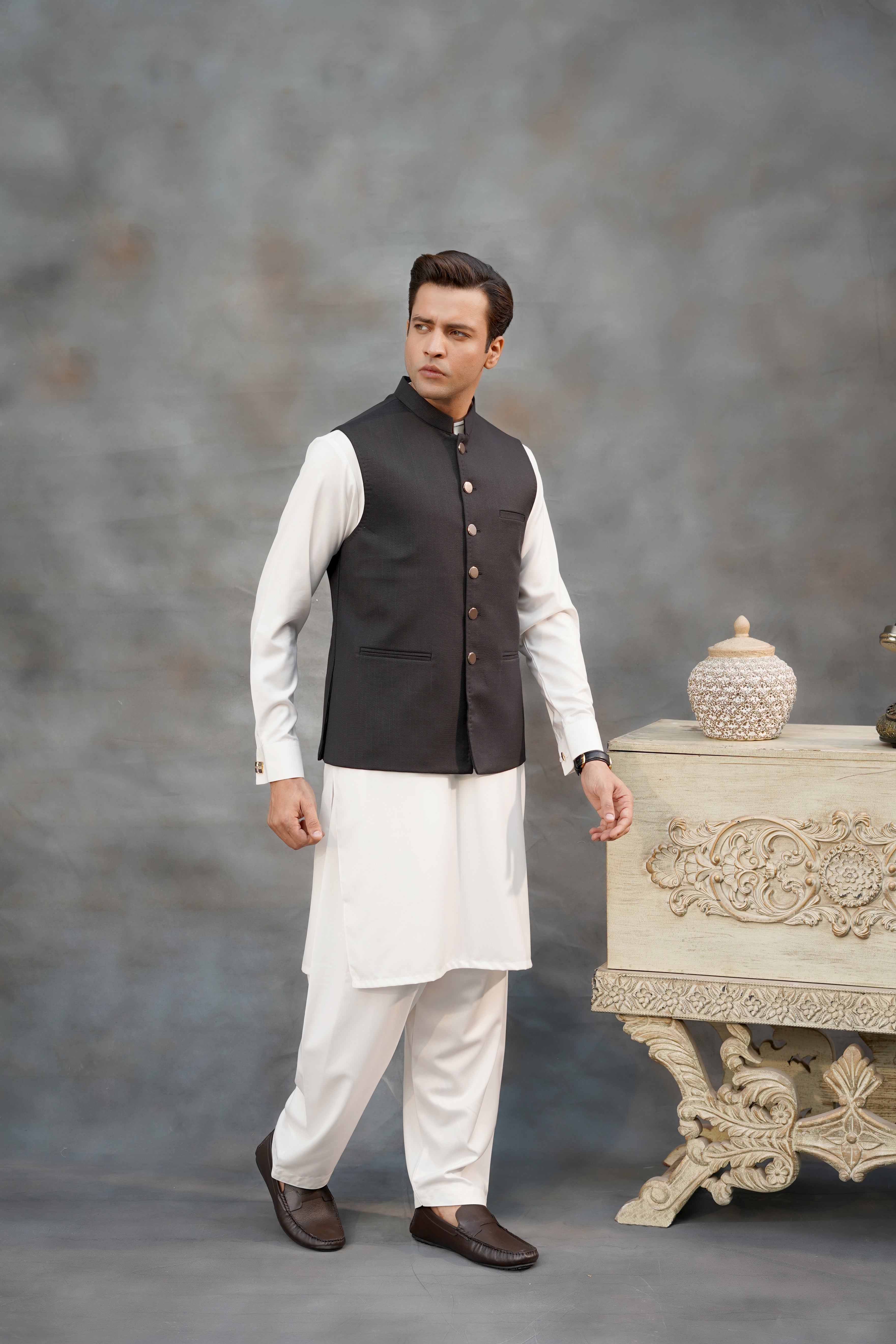 BROWN PLAIN WAISTCOAT